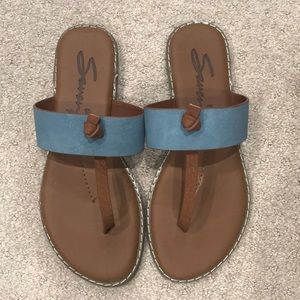 SEVEN sandals